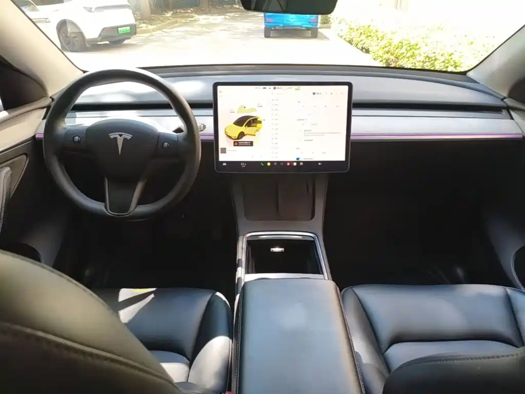 Tesla Model Y — фото 10