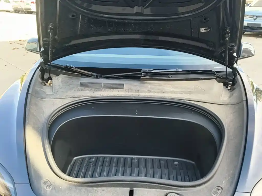 Tesla Model 3 — фото 20