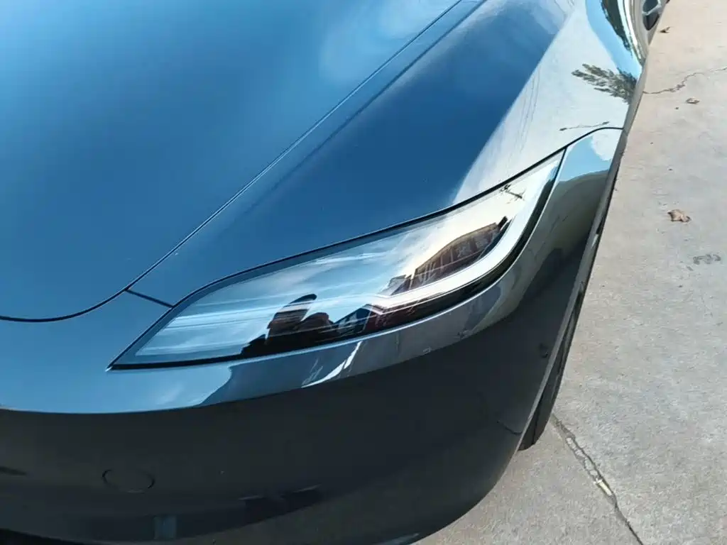 Tesla Model 3 — фото 24