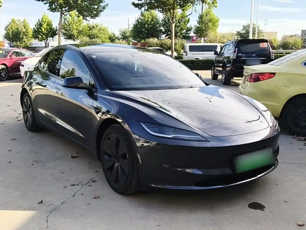 Tesla Model 3 — фото 4