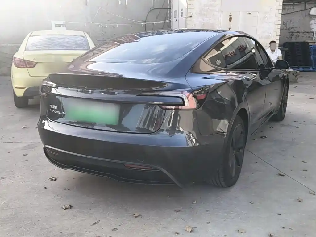 Tesla Model 3 — фото 7
