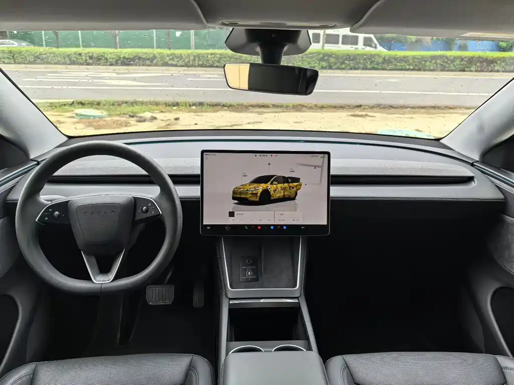 Tesla Model Y — фото 6