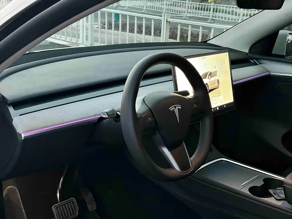 Tesla Model Y — фото 3