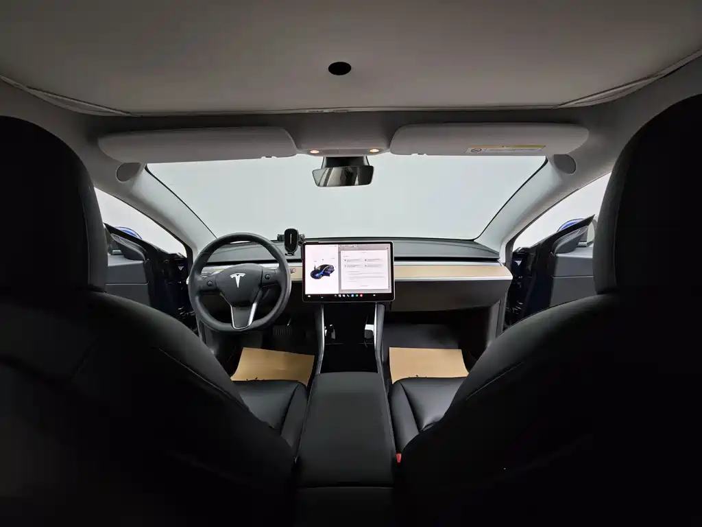 Tesla Model 3 — фото 15