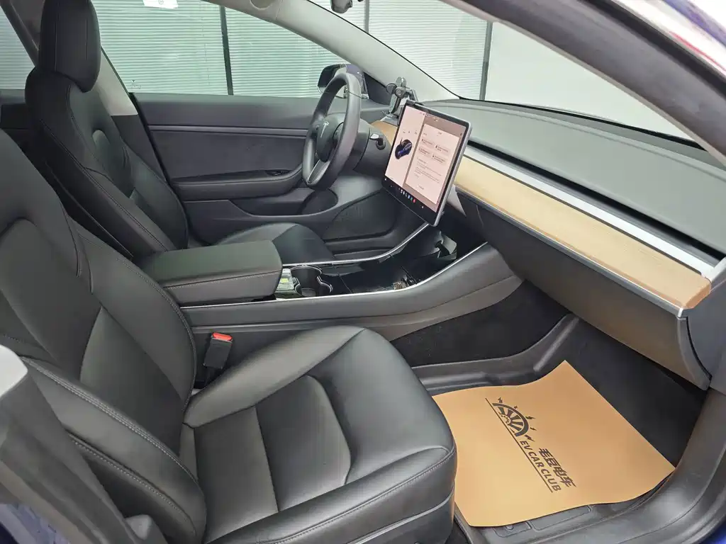 Tesla Model 3 — фото 23