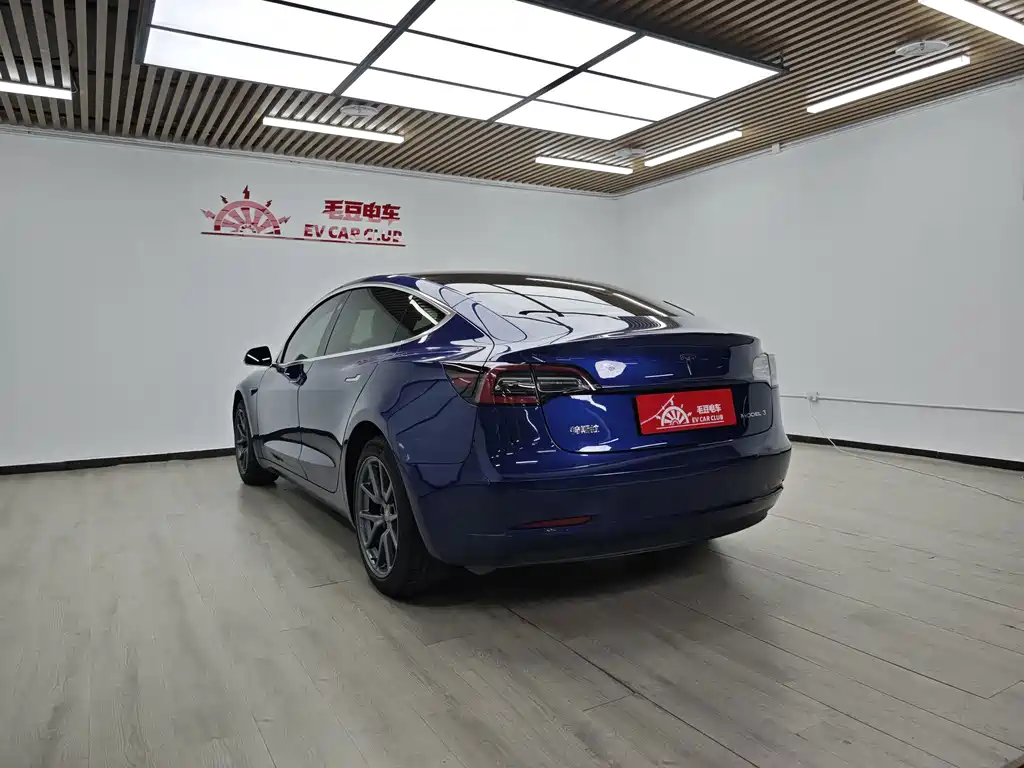 Tesla Model 3 — фото 5