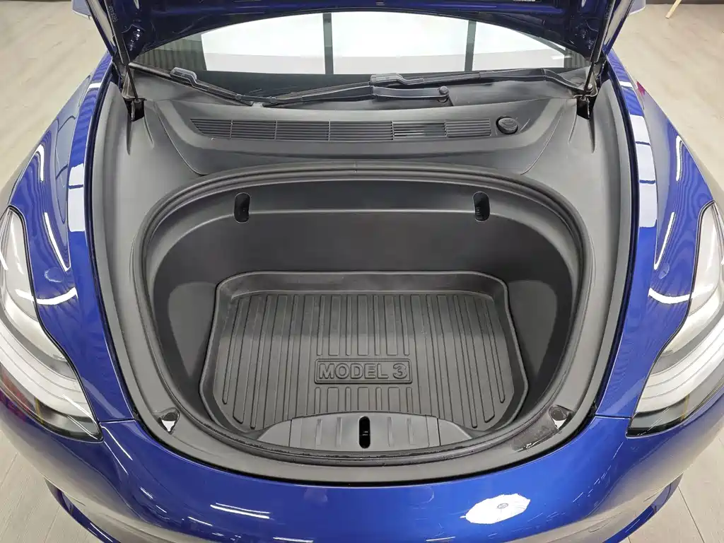 Tesla Model 3 — фото 7