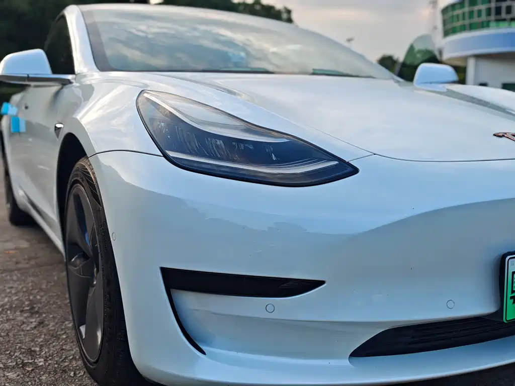 Tesla Model 3 — фото 13