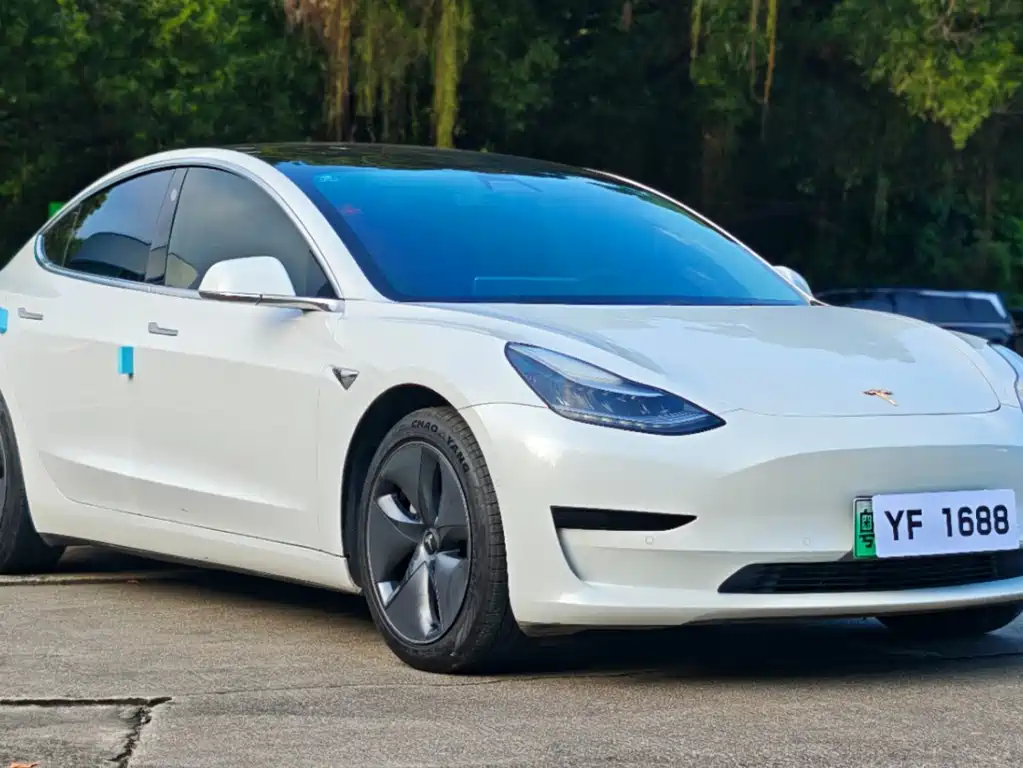 Tesla Model 3 — фото 3