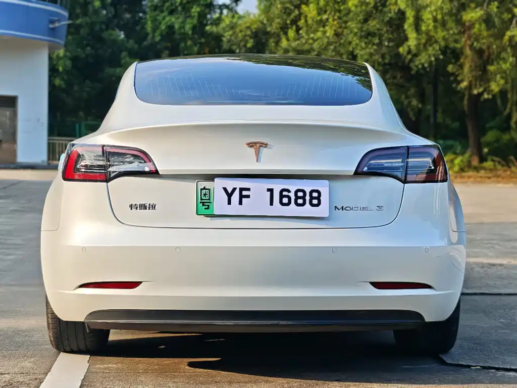 Tesla Model 3 — фото 5