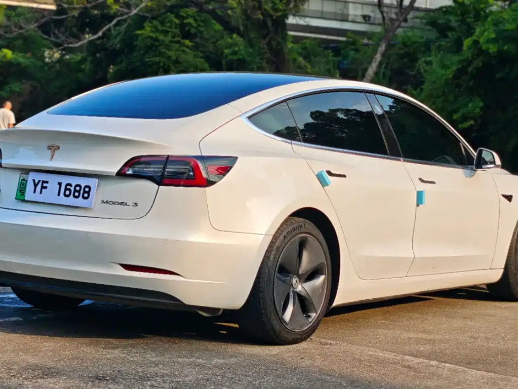 Tesla Model 3 — фото 6