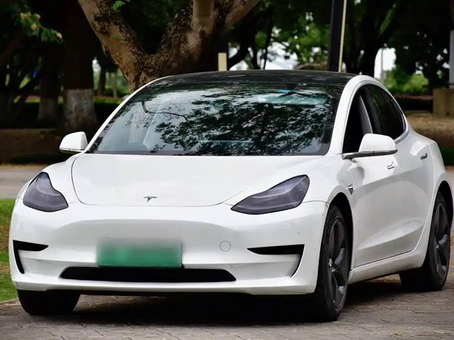 Tesla Model 3 — фото 2