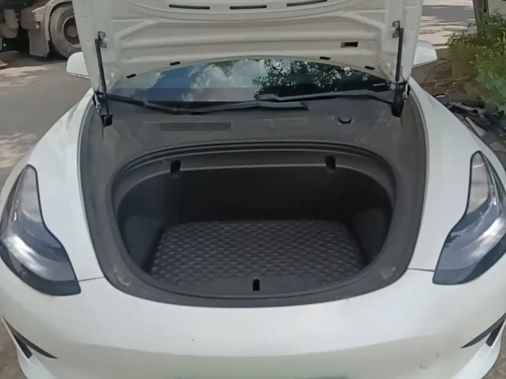 Tesla Model 3 — фото 13