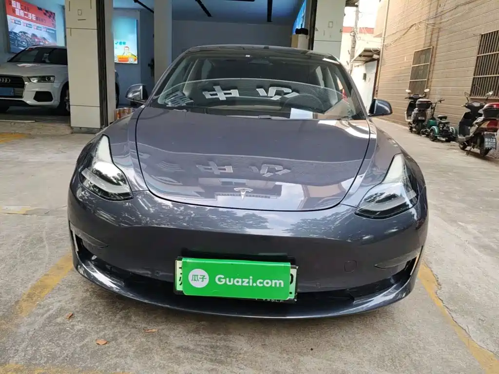 Tesla Model 3 — фото 3
