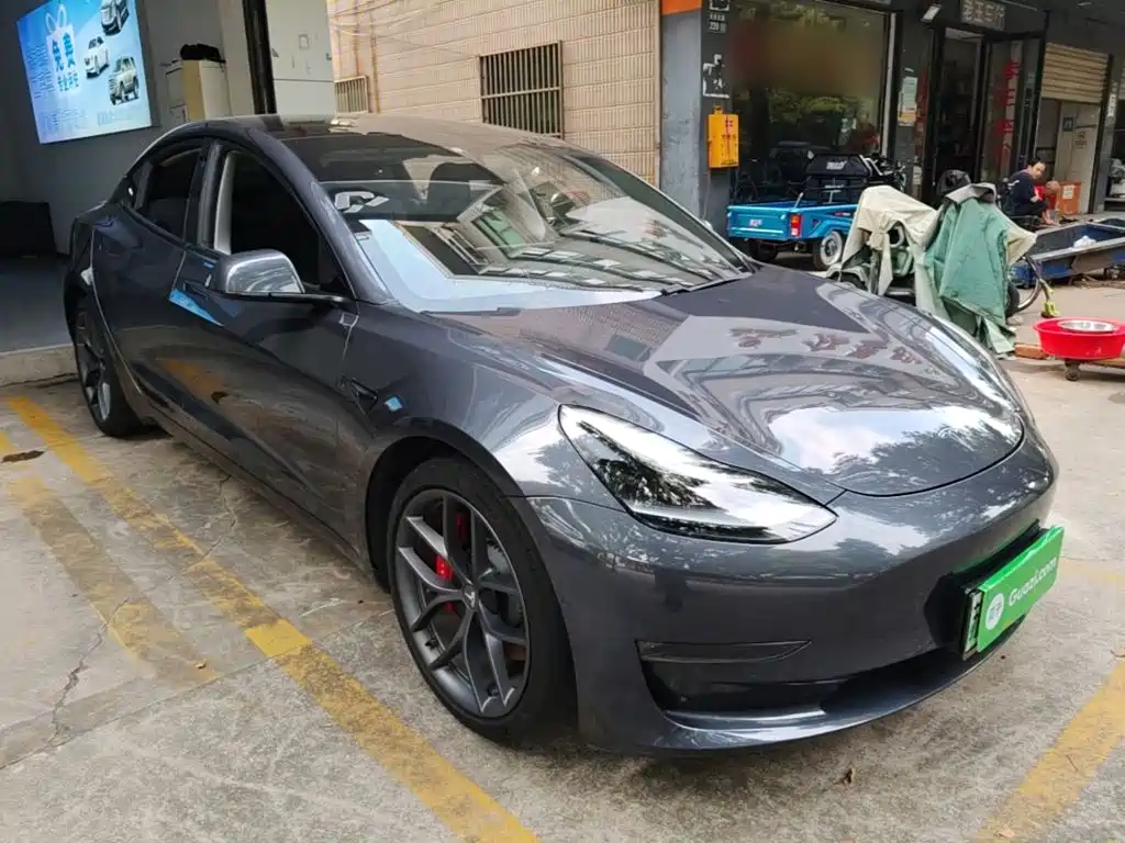 Tesla Model 3 — фото 4