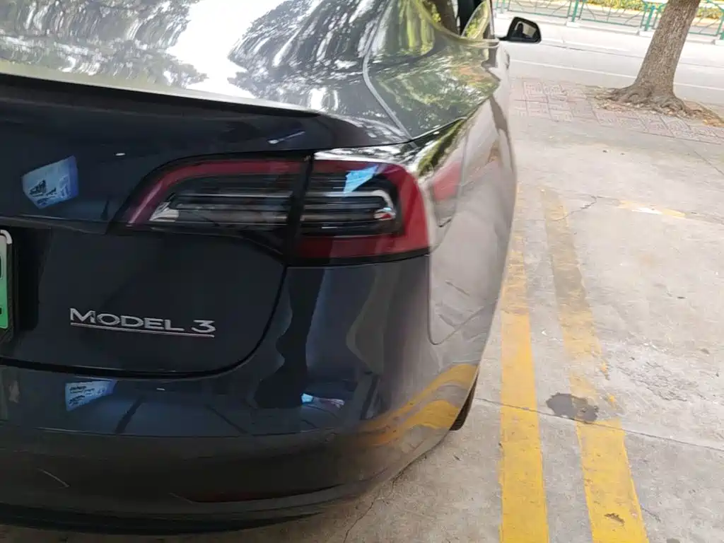 Tesla Model 3 — фото 8