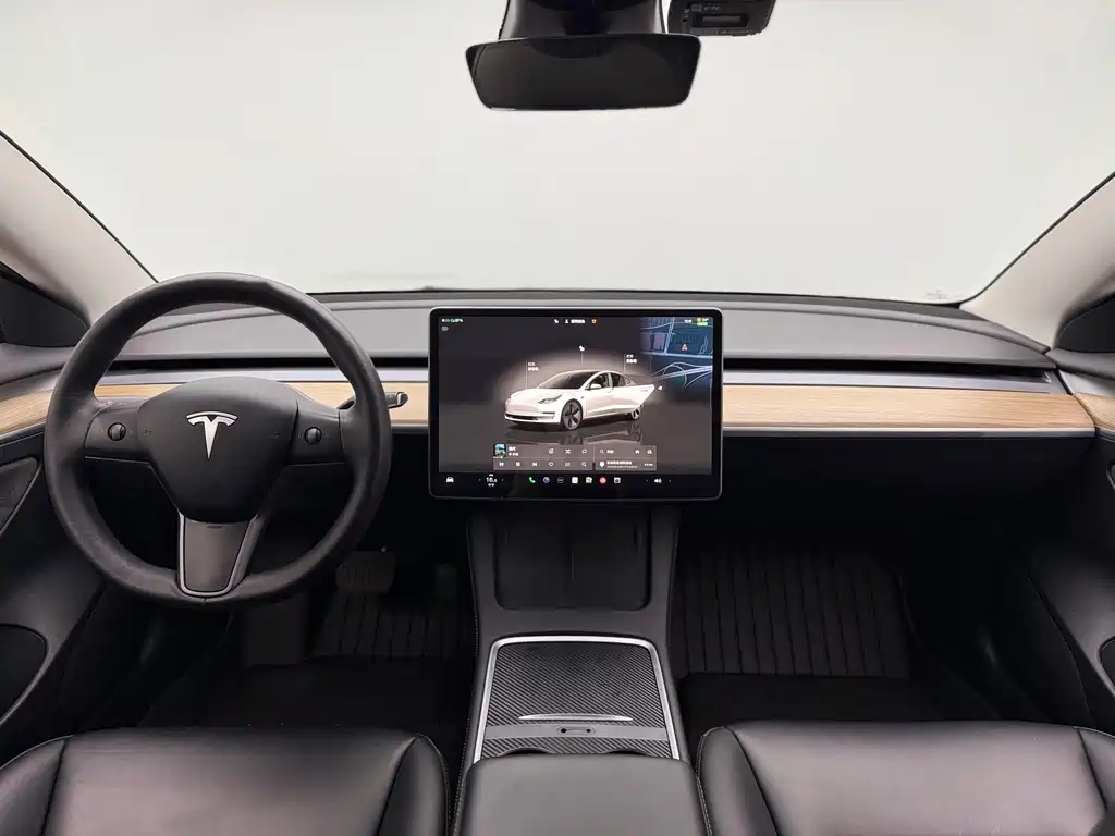 Tesla Model 3 — фото 8