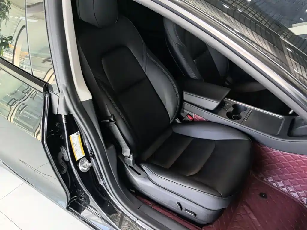 Tesla Model 3 — фото 25