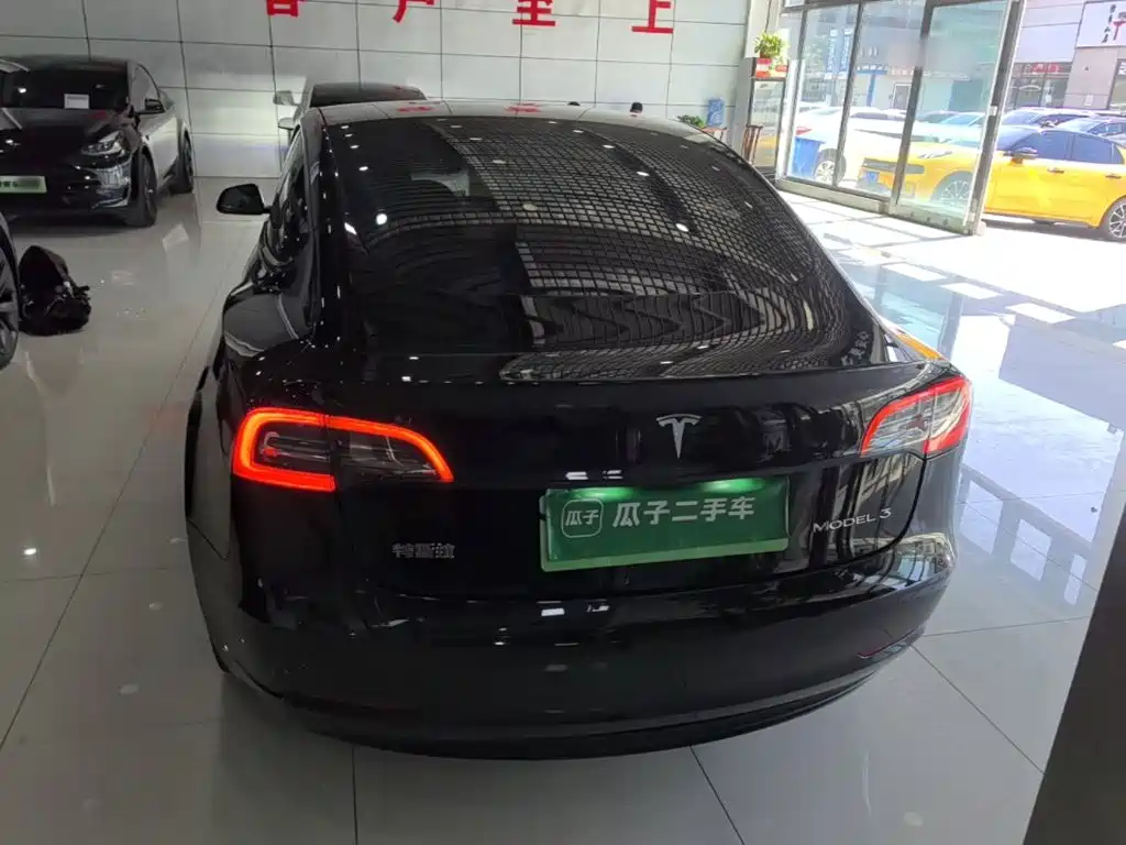 Tesla Model 3 — фото 6