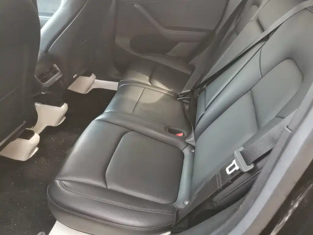 Tesla Model Y — фото 17