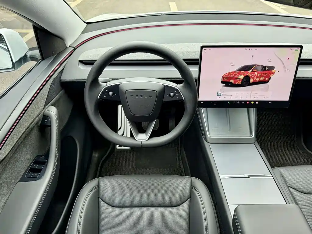 Tesla Model Y — фото 13