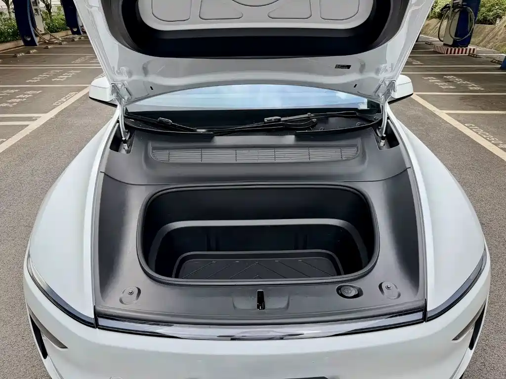 Tesla Model Y — фото 15