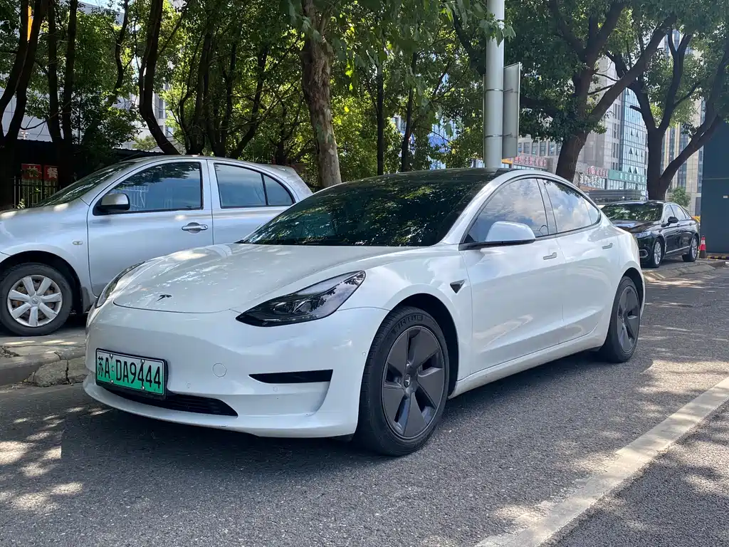 Tesla Model 3 — фото 2