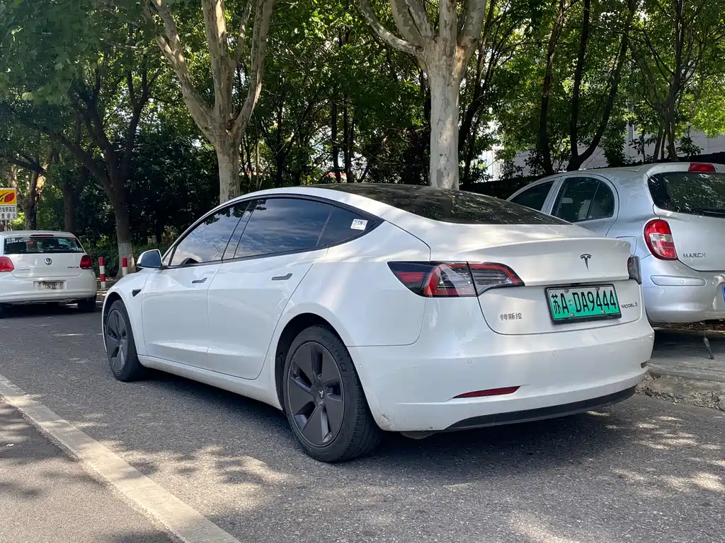 Tesla Model 3 — фото 4