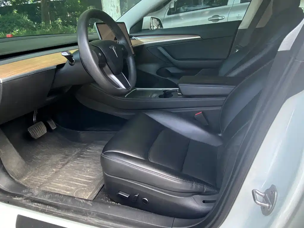 Tesla Model 3 — фото 6