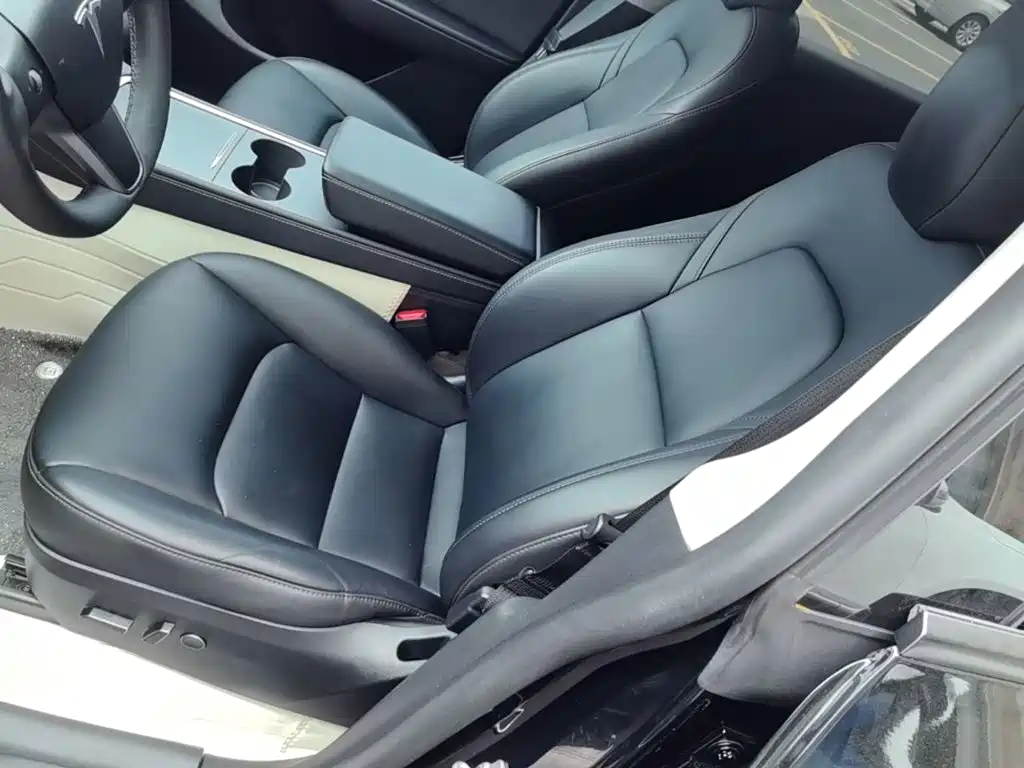Tesla Model Y — фото 15