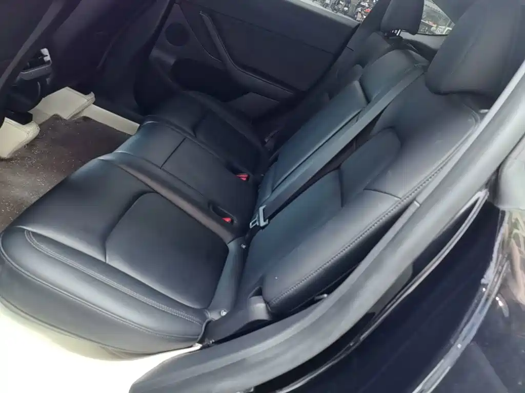 Tesla Model Y — фото 17