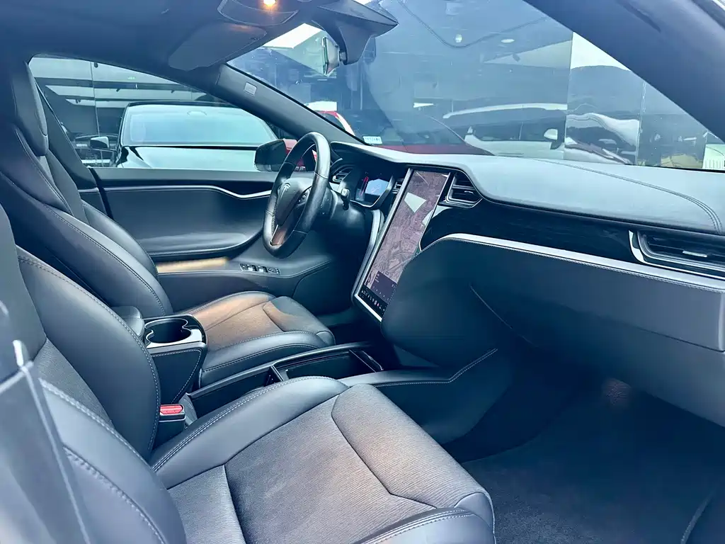 Tesla Model S — фото 13