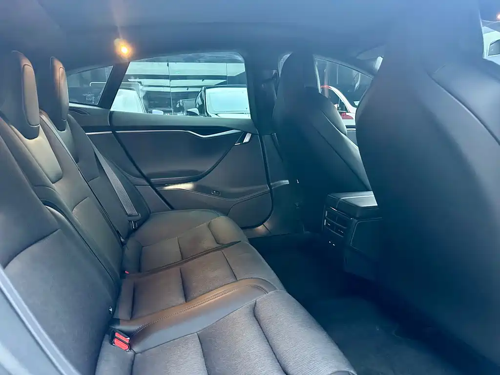 Tesla Model S — фото 14