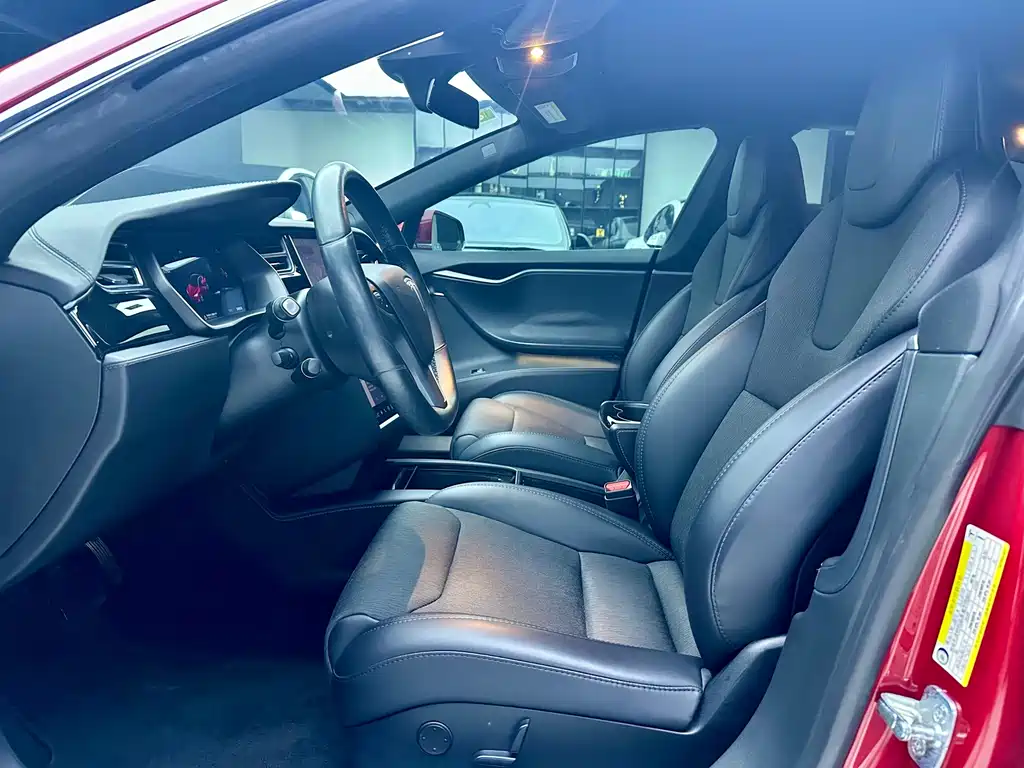Tesla Model S — фото 7