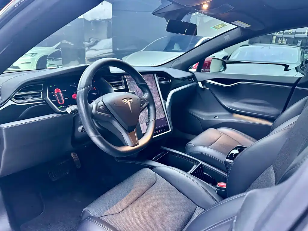 Tesla Model S — фото 8