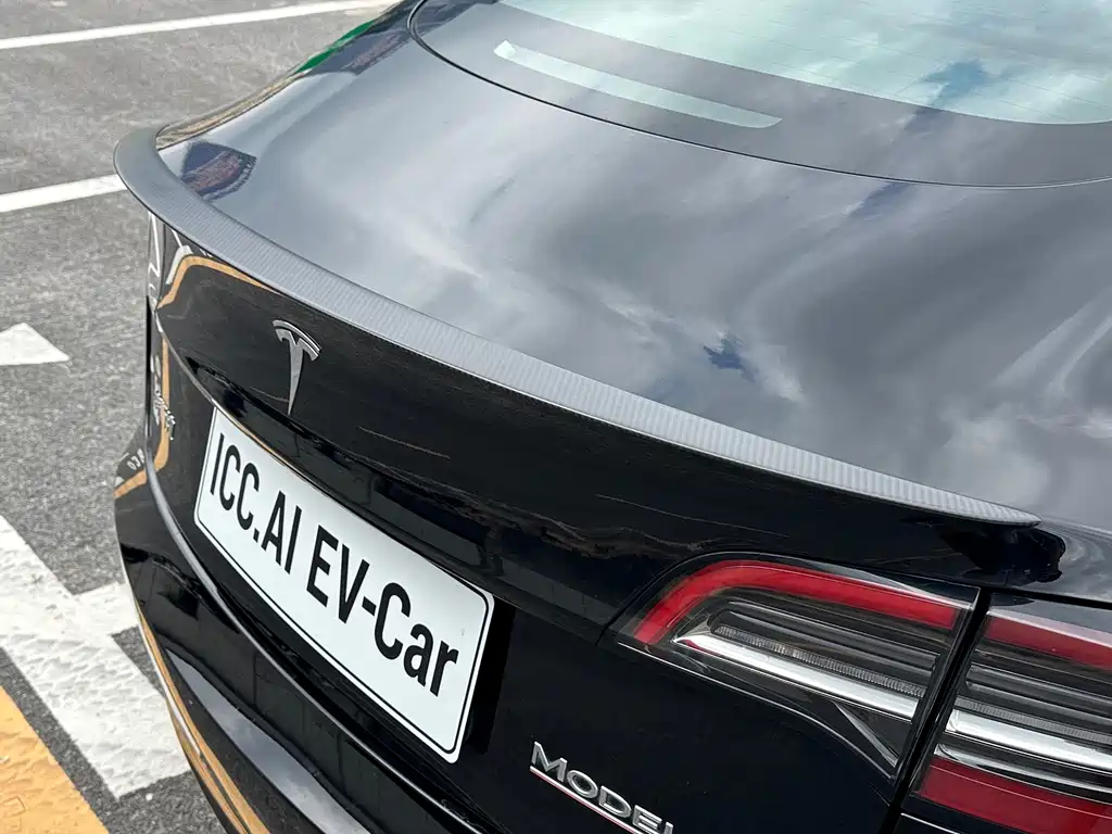 Tesla Model 3 — фото 17
