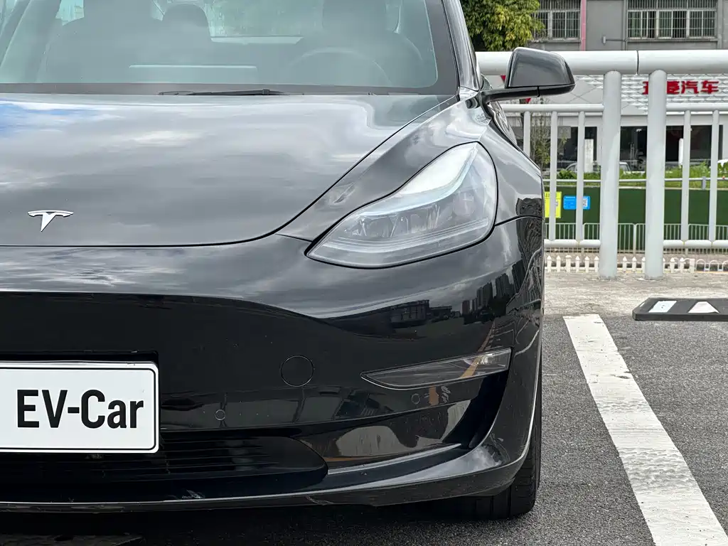 Tesla Model 3 — фото 4
