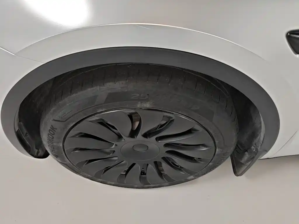 Tesla Model Y — фото 23