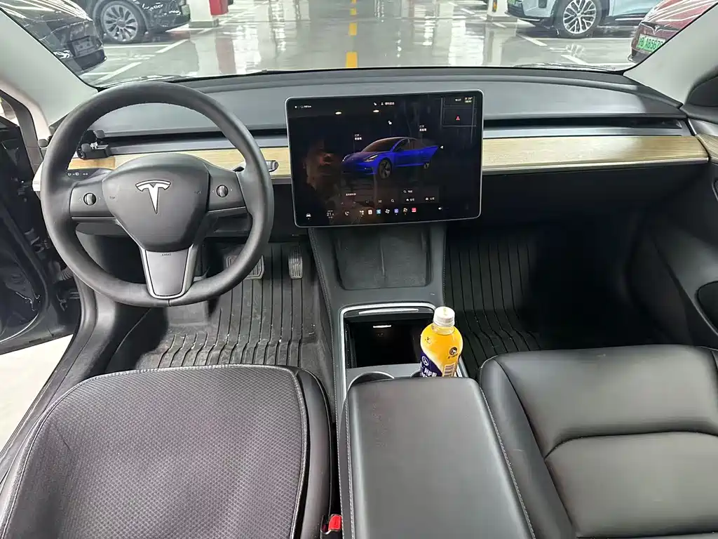 Tesla Model 3 — фото 7