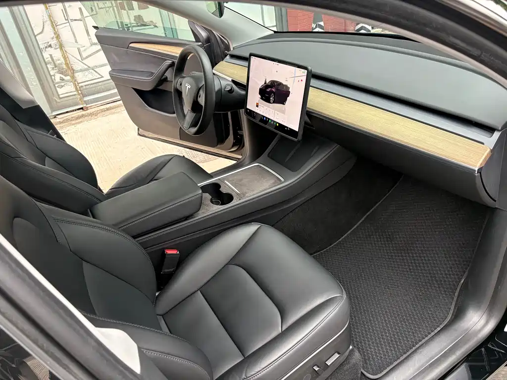 Tesla Model Y — фото 7