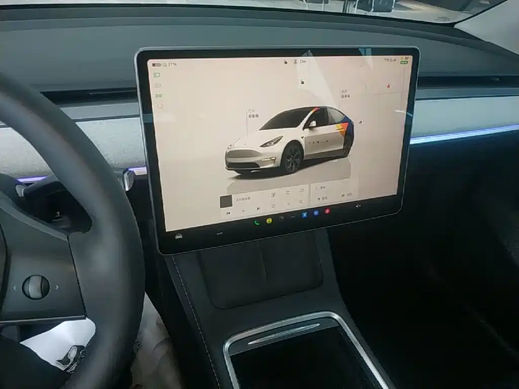 Tesla Model Y — фото 13