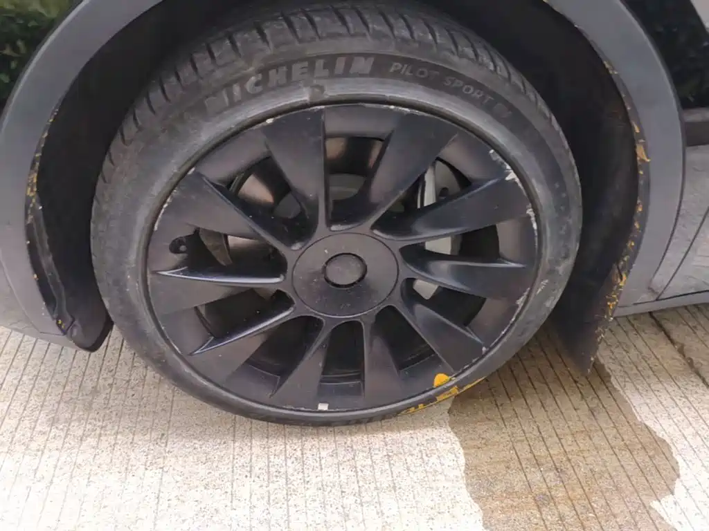 Tesla Model Y — фото 23