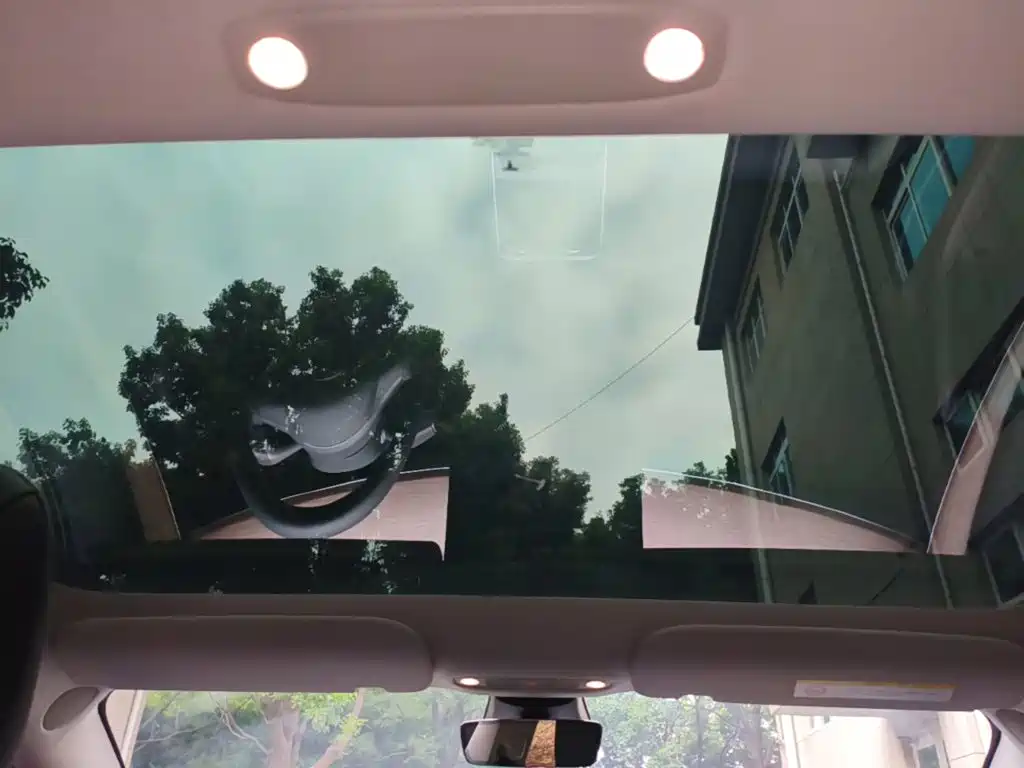 Tesla Model 3 — фото 18