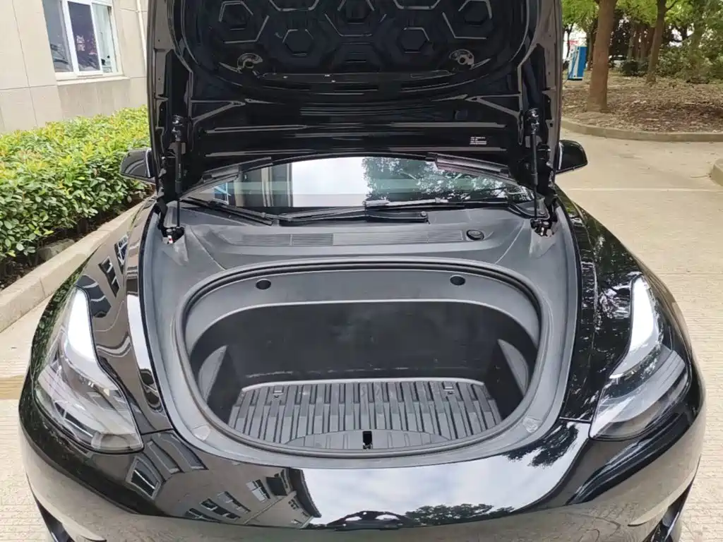 Tesla Model 3 — фото 20