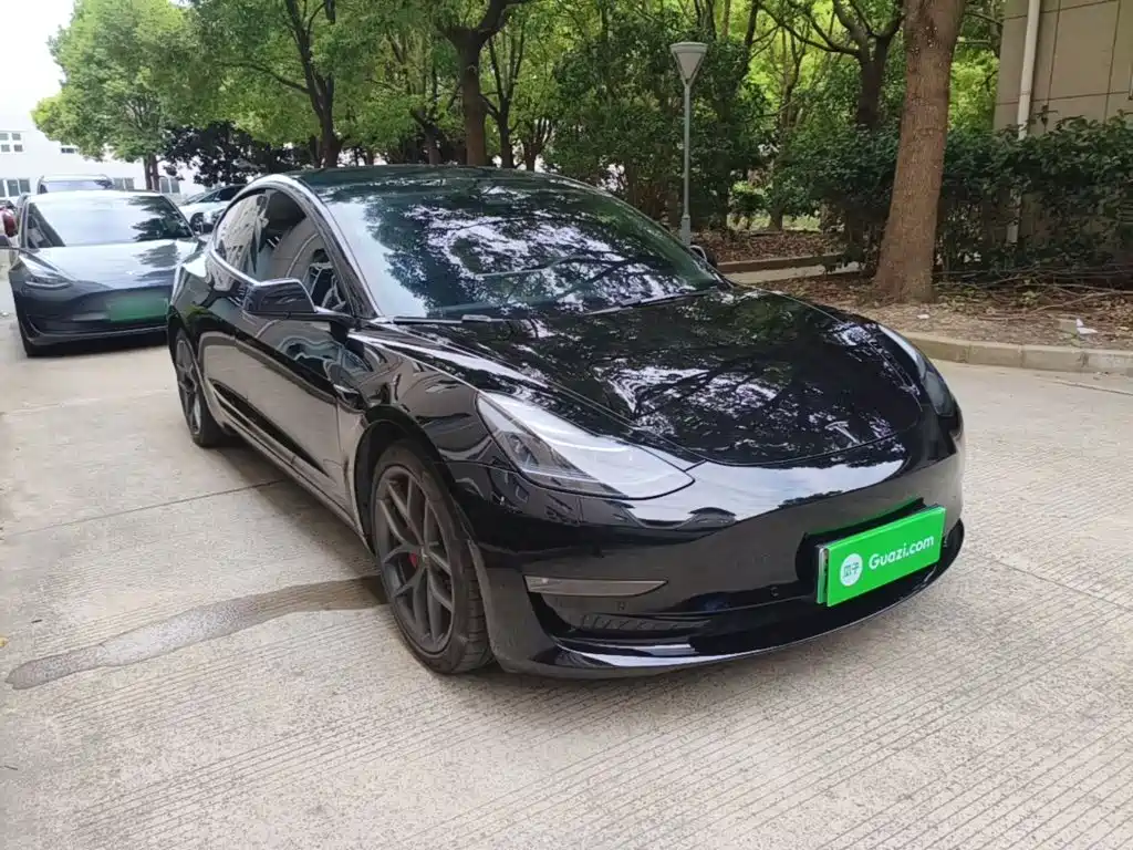 Tesla Model 3 — фото 4