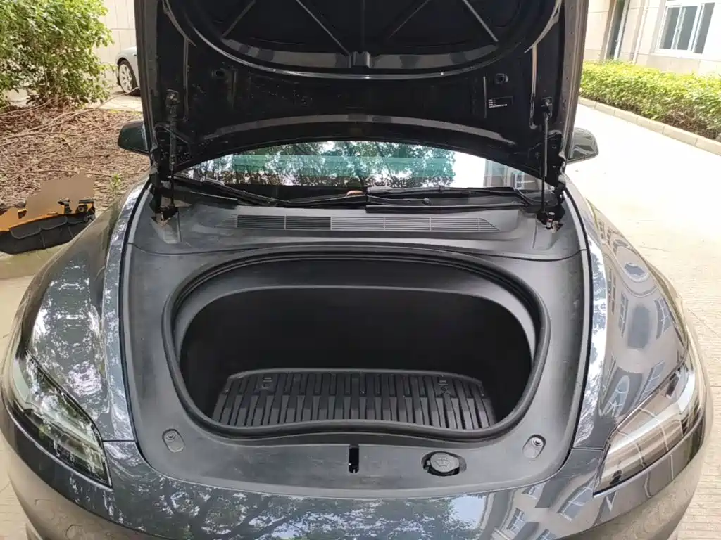 Tesla Model 3 — фото 20