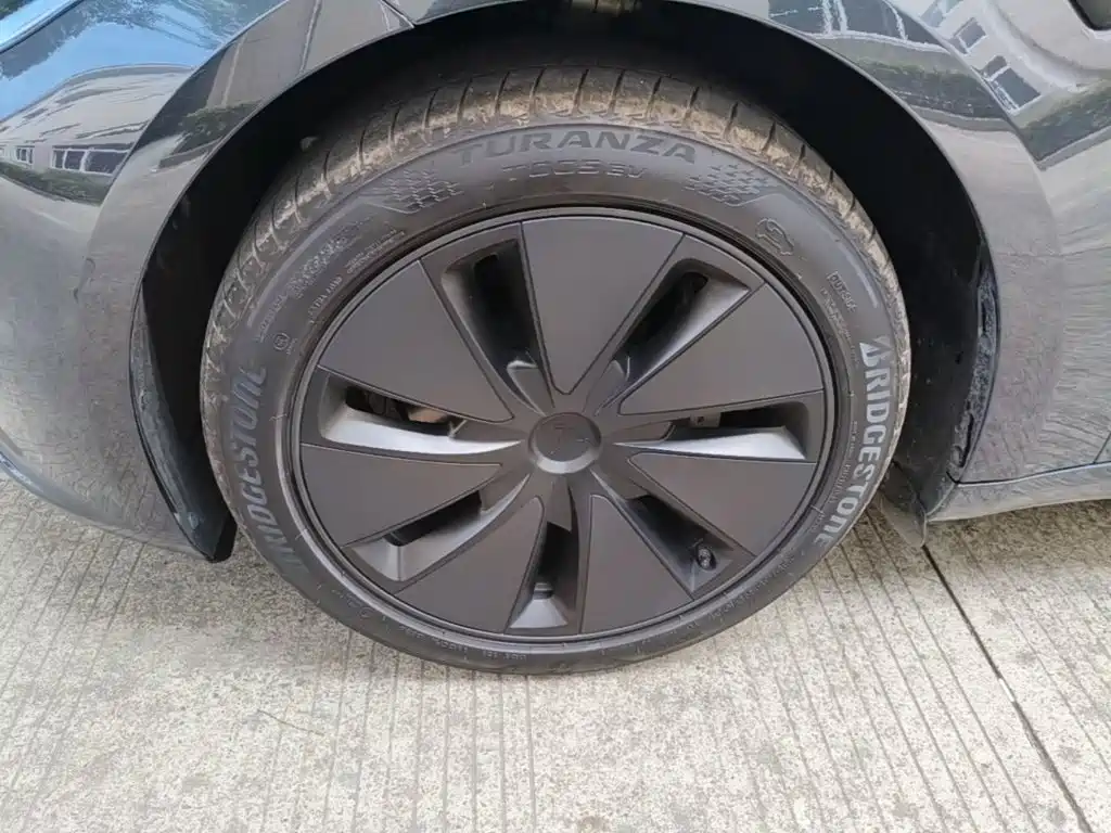 Tesla Model 3 — фото 23