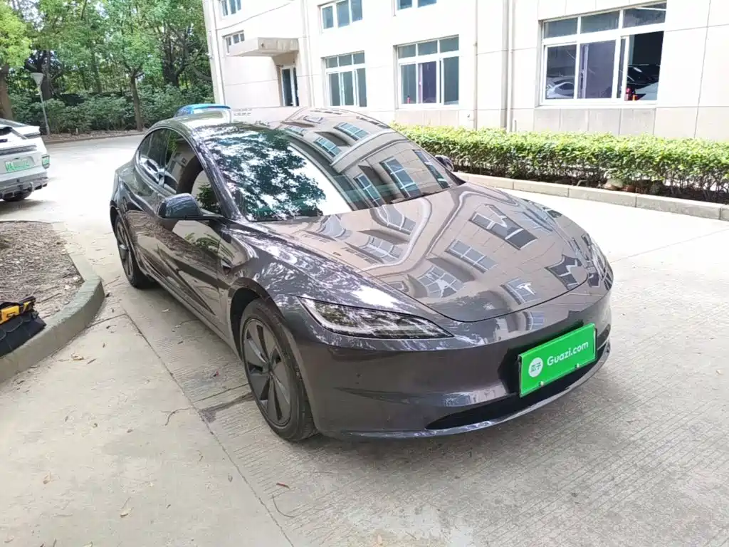 Tesla Model 3 — фото 4