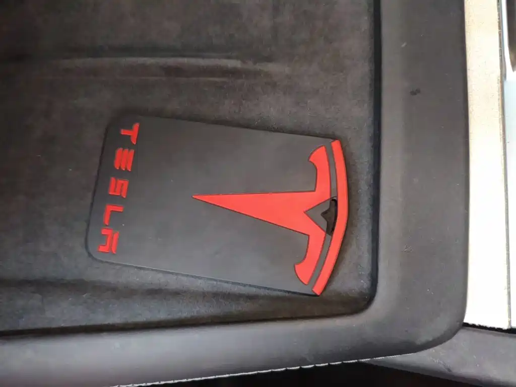 Tesla Model 3 — фото 9