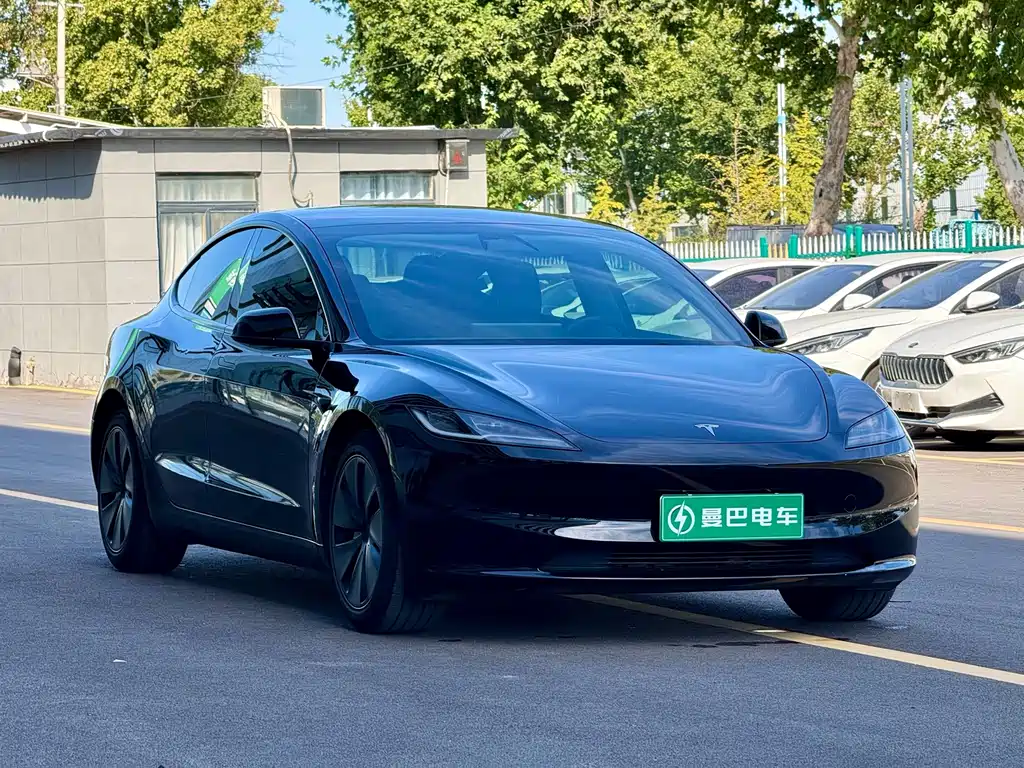 Tesla Model 3 — фото 4